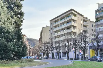 Casa in vendita, Viale Giulio Cesare, Como
