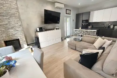 Villa in vendita, Via Torcegno, Roma