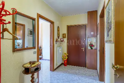 Casa in vendita, Via A. Manzoni, Brusimpiano