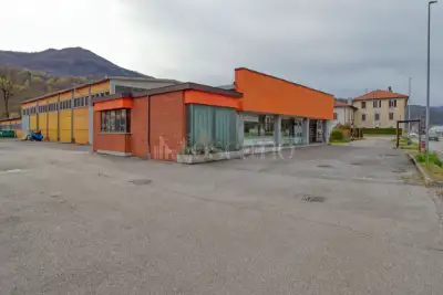 Capannone in vendita, Via Provinciale, Mesenzana