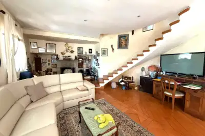Villa Plurifamiliare in vendita, Vicolo della Riserva del Fontanile, Roma