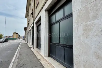 Negozio in affitto, Via Don Giacomo Vender, Brescia