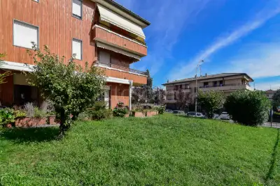 Casa in vendita, Piazza IV Novembre, Capiago Intimiano