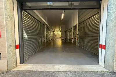 Box in affitto, Viale dei Colli Portuensi, Roma