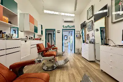 Negozio in vendita, Via Leone Tolstoj, Milano