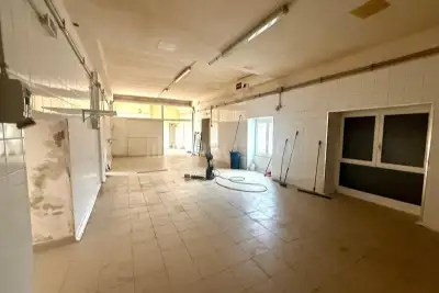 Laboratorio in vendita, Via Avenza, Roma