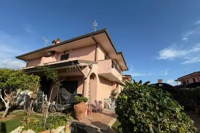 Villa Plurifamiliare in vendita, via del Razionalismo, Sabaudia