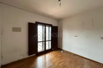 Villino a Schiera in vendita, Via Luserna, Roma