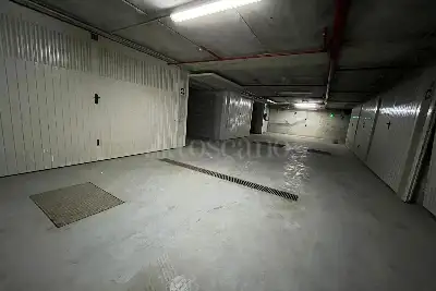 Box in vendita, Via Alessandro Manzoni, Napoli