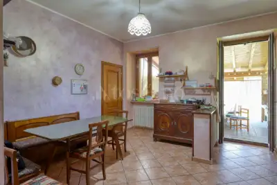 Casa Indipendente in vendita, Via Provinciale, Marchirolo