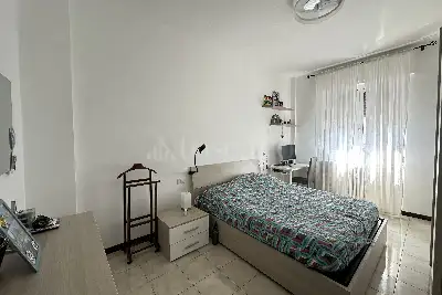 Casa in vendita, Via Lorenteggio, Milano