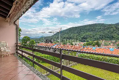 Villa in vendita, Via Ferruccio Pellini, Marchirolo