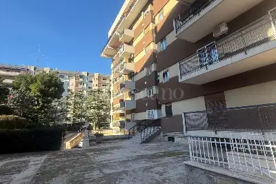 Box in vendita, Via San Lioce, Bari