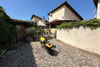 Villa Plurifamiliare in vendita, Via Carlo Tincani, Roma