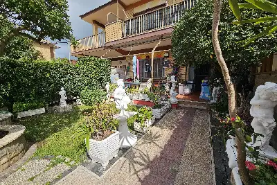 Villa Plurifamiliare in vendita, Lungomare delle Meduse, Pomezia