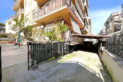 Casa in vendita, Via Camillo Guidi, Roma