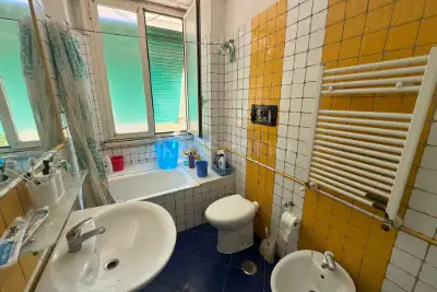 Casa in vendita, Via San Pier Damiani, Roma