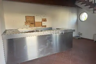 Negozio in vendita, Via Ca' De Mazzoli, Livraga