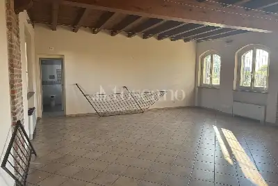 Negozio in vendita, Via Ca' De Mazzoli, Livraga