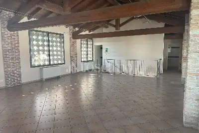 Negozio in vendita, Via Ca' De Mazzoli, Livraga