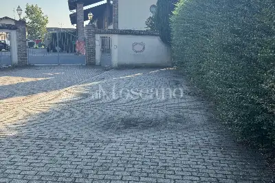 Negozio in vendita, Via Ca' De Mazzoli, Livraga