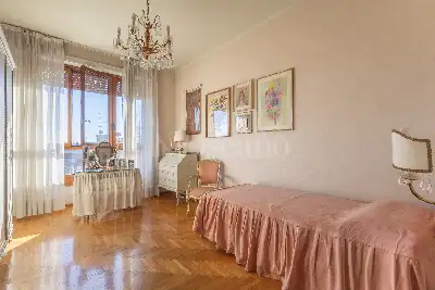 Casa in vendita, Via Giovanni Pascoli, Milano