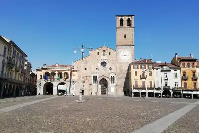 Negozio in vendita, via gabiano, Lodi