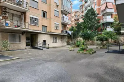 Casa in vendita, Via Raffaele Calzini, Roma