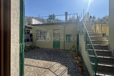 Villino a Schiera in vendita, Via Edmondo de Amicis, Prato