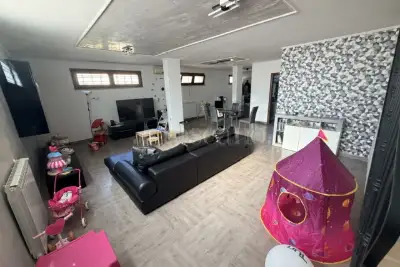 Casa Indipendente in vendita, Via Treviso, Pomezia
