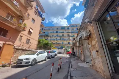 Negozio in vendita, Via Consalvo, Napoli