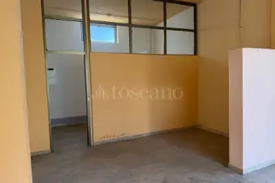Negozio in vendita, Via Satrico, Latina