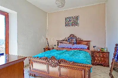 Casa Indipendente in vendita, Via Roma, Cuasso al Monte