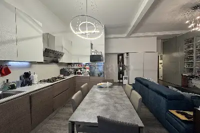 Casa in vendita, Via Solari, Milano