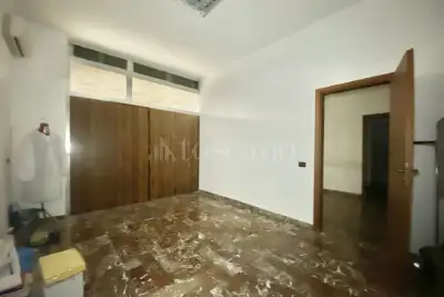 Negozio in vendita, Via Catania, Messina