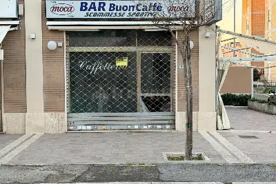 Negozio in affitto, Via Adige, Latina