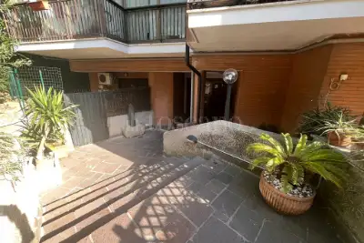 Casa in vendita, Via Gradoli, Roma