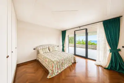 Villa in vendita, Via Alessandro Volta, Padenghe sul Garda