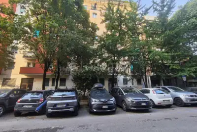 Casa in vendita, Via Venosa, Milano