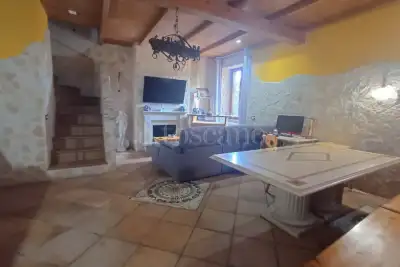 Villa in vendita, Via Formia, Roma