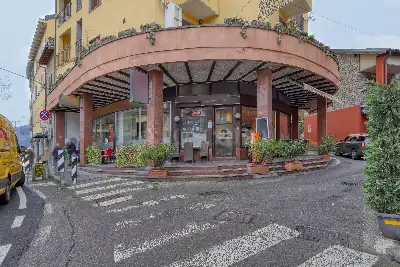 Negozio in vendita, Via Zoni, Lavena Ponte Tresa