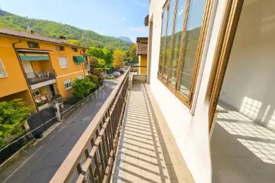 Casa Indipendente in vendita, Via Scuole, Nave