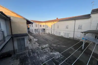 Negozio in vendita, Via Ginetta Caccianotti, Biandrate