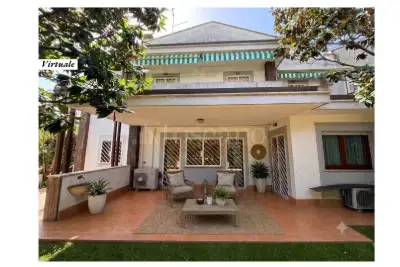 Villino a Schiera in vendita, Via Mar della Cina, Roma