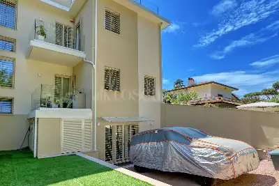 Villa in vendita, Via Luigi Pirandello, Camaiore