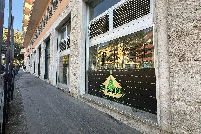 Negozio in vendita, Piazzale delle Medaglie d'Oro, Roma