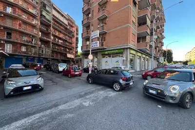 Negozio in vendita, VIA ERENNIO MODESTINO, Roma