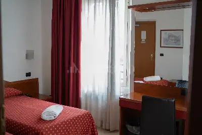 Albergo in vendita, Via della Volta, Brescia