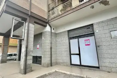 Negozio in affitto, Via Benedetto Croce, Avellino