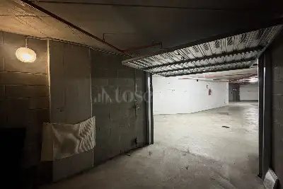 Box in vendita, Viale Certosa, Milano